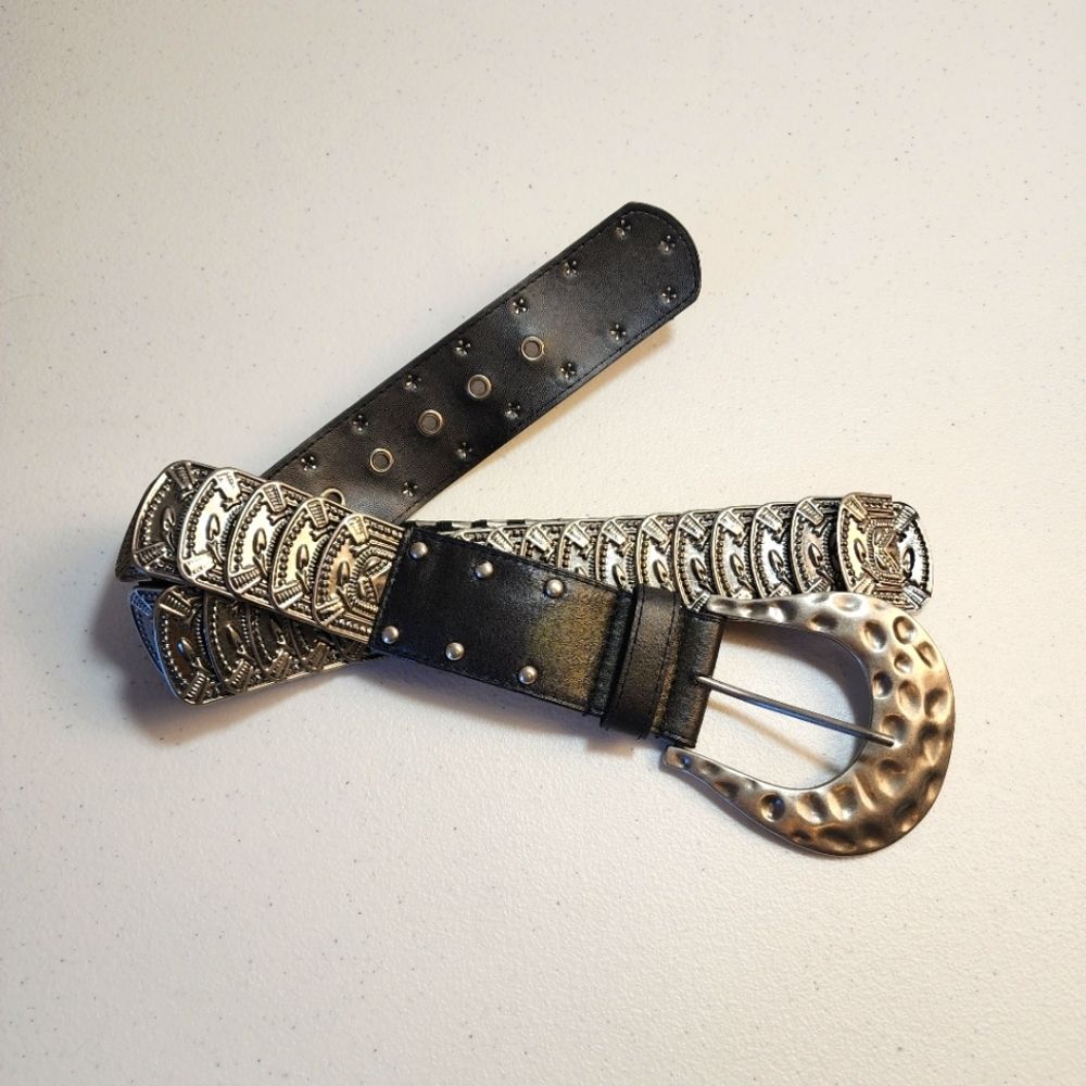 Western-Inspired Studded Silver Stretch Belt with Embossed Silver-Tone Accents